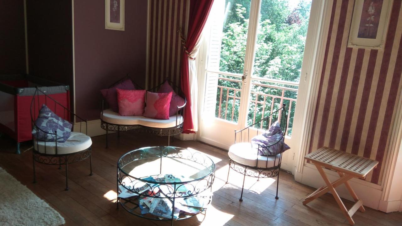 Bessines-sur-Gartempe Chambres D'Hotes-Chateau Constant מראה חיצוני תמונה