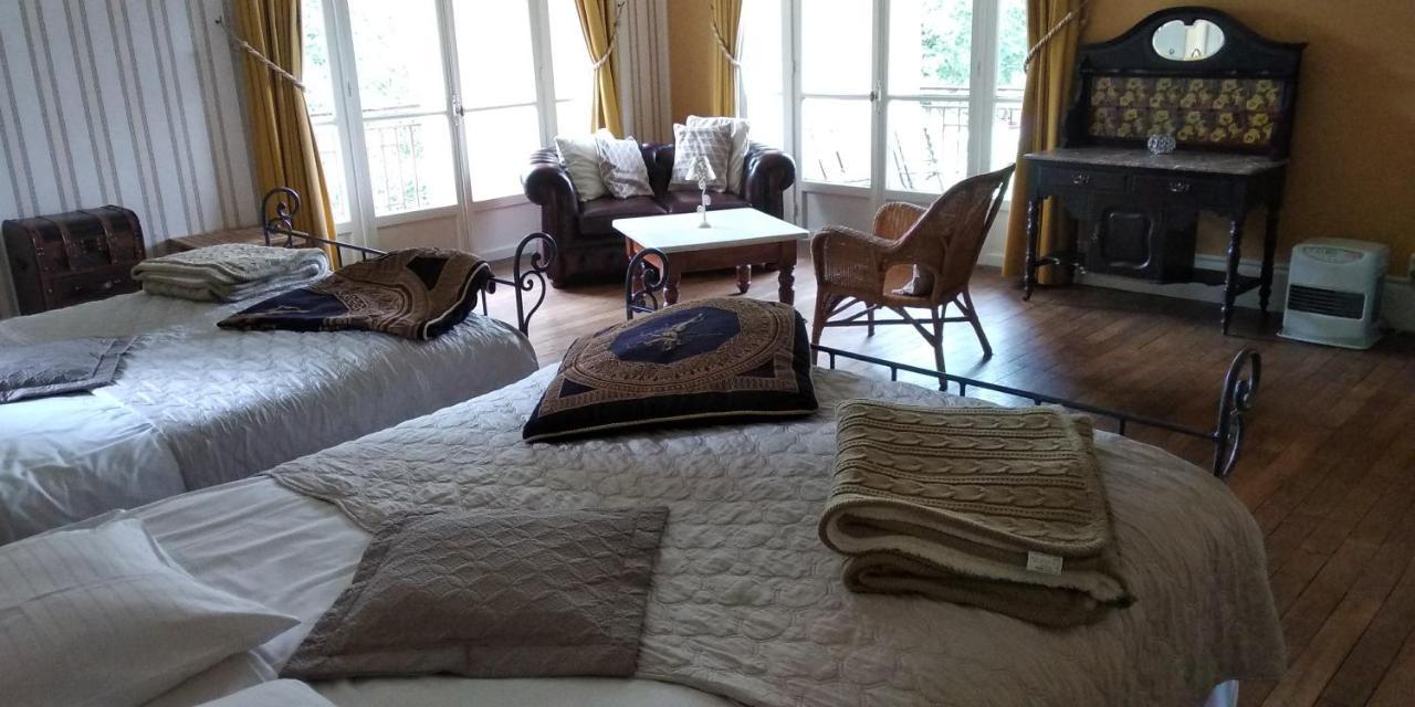 Bessines-sur-Gartempe Chambres D'Hotes-Chateau Constant מראה חיצוני תמונה