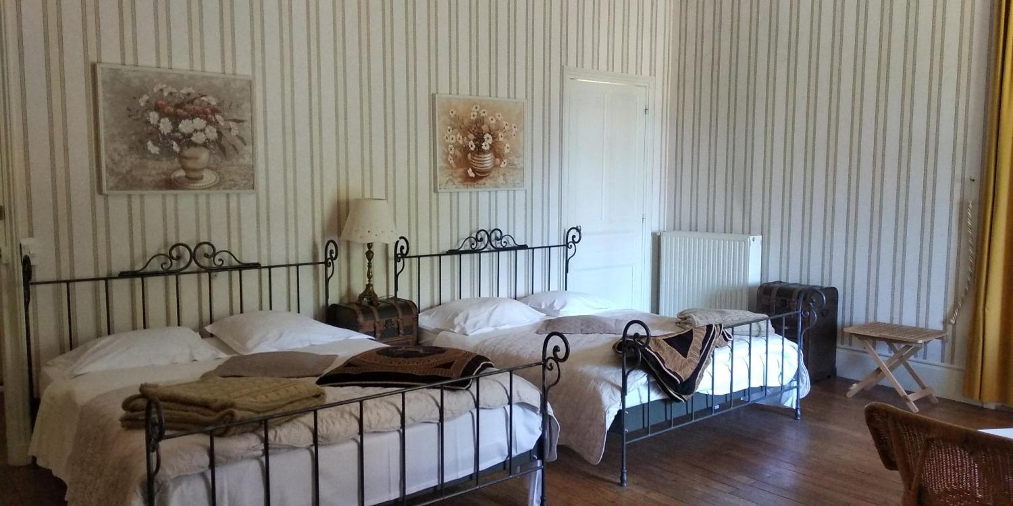 Bessines-sur-Gartempe Chambres D'Hotes-Chateau Constant מראה חיצוני תמונה